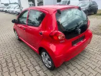 Gebraucht Toyota Aygo Basis 68 PS (50 kW) 2009 Rot Kleinwagen