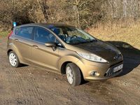 Gebraucht Ford Fiesta Titanium 82 PS (60 kW) 2012 Braun Kleinwagen