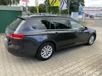 Gebraucht VW Passat Comfortline 150 PS (110 kW) 2019 Mangangrau Kombi
