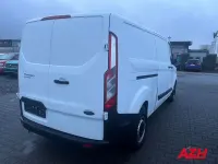 Używany Ford Transit Custom 105 KM (77 kW) 2022 Biały Minivan