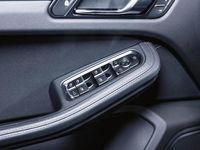 Gebraucht Porsche Macan 265 PS (194 kW) 2023 Schwarz SUV