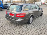 Gebraucht Mercedes E220 170 PS (125 kW) 2011 Grau Kombi
