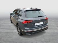 Gebraucht VW Tiguan Active 122 PS (89 kW) 2022 Grau SUV
