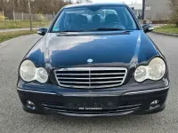 Second-hand Mercedes C220 Avantgarde 150 CP (110 kW) 2005 Negru Berlinǎ