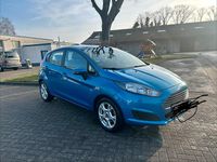 Gebraucht Ford Fiesta 101 PS (74 kW) 2013 Blau Kleinwagen