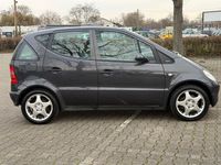 Gebraucht Mercedes A190 Avantgarde 125 PS (91 kW) 2001 Schwarz Kleinwagen