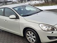 Gebraucht Volvo V60 115 PS (84 kW) 2012 Grau Kombi