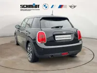 Gebraucht Mini ONE 102 PS (75 kW) 2018 Midnight black metallic Kleinwagen