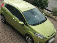 Gebraucht Ford Fiesta Titanium 95 PS (69 kW) 2011 Grün Kleinwagen