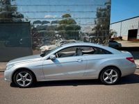 Gebraucht Mercedes E200 184 PS (135 kW) 2010 Silber Coupé