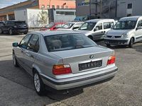 Gebraucht BMW 318 116 PS (85 kW) 1997 Silber Limousine
