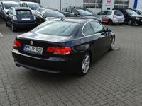 Gebraucht BMW 325 Sport Line 218 PS (160 kW) 2007 Schwarz metallic Coupé