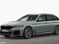 Gebraucht BMW 520 M Sport 190 PS (139 kW) 2023 Skyscraper grau Kombi