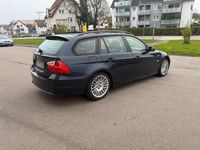 Gebraucht BMW 320 163 PS (119 kW) 2006 Blau Kombi