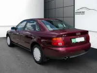 Gebraucht Audi A4 125 PS (91 kW) 1996 Rot Limousine