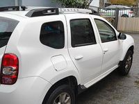 Gebraucht Dacia Duster Celebration 114 PS (83 kW) 2015 Weiß SUV