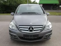 Gebraucht Mercedes B200 136 PS (100 kW) 2011 Mountaingrau  met. Kleinwagen