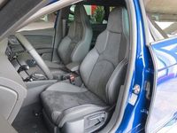 Używany Seat Leon 4Drive 300 KM (220 kW) 2017 Niebieski Sedan/Limuzyna