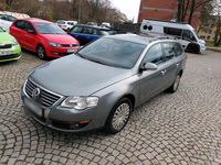 Gebraucht VW Passat 123 PS (90 kW) 2009 Grau Kombi