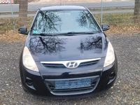 Gebraucht Hyundai i20 Edition 77 PS (56 kW) 2012 Schwarz Kleinwagen