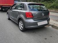 Usado VW Polo 70 HP (51 kW) 2012 Cinzento Citadino