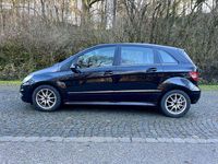 Gebraucht Mercedes B200 193 PS (141 kW) 2009 Kosmosschwarz  metalliclack Van / Kleinbus