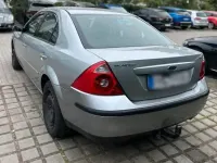 Usado Ford Mondeo 131 CV (96 kW) 2004 Plateado Berlina
