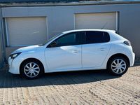Gebraucht Peugeot 208 Active 102 PS (75 kW) 2022 Weiß Kleinwagen
