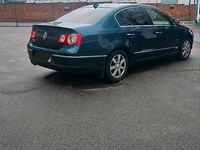 Gebraucht VW Passat 140 PS (102 kW) 2007 Blau Limousine