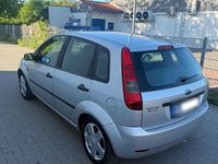 Gebraucht Ford Fiesta 69 PS (50 kW) 2002 Silber Kleinwagen