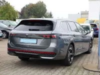 Gebraucht VW Passat R-line 150 PS (110 kW) 2025 Diabasgrau metallic Kombi
