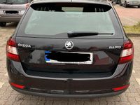 Używany Skoda Rapid 110 KM (80 kW) 2013 Czarny Hatchback