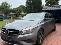 Gebraucht Mercedes A180 122 PS (89 kW) 2014 Grau Kleinwagen