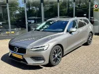 Gebraucht Volvo V60 Momentum 150 PS (110 kW) 2021 Kombi