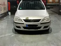 Używany Opel Corsa 70 KM (51 kW) 2004 Srebrny Hatchback