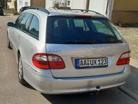 Usado Mercedes E220 150 CV (110 kW) 2006 Plateado Familiar