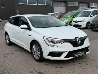 Gebraucht Renault Mégane GrandTour Play 132 PS (97 kW) 2018 Gletscherweiss Kombi
