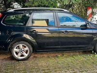 Gebraucht Ford Focus 101 PS (74 kW) 2010 Schwarz Limousine