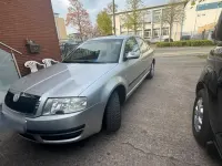 Używany Skoda Superb 150 KM (110 kW) 2004 Srebrny Sedan/Limuzyna
