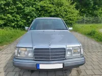 Gebraucht Mercedes E220 150 PS (110 kW) 1994 Grau Limousine