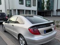 Second-hand Mercedes C180 143 CP (105 kW) 2003 Argintiu Coupe