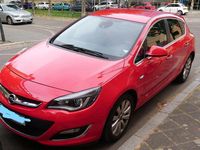 Gebraucht Opel Astra 140 PS (102 kW) 2012 Rot Limousine