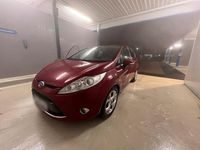 Gebraucht Ford Fiesta 96 PS (70 kW) 2009 Rot Kleinwagen