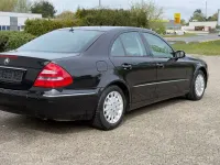 Gebraucht Mercedes E240 Avantgarde 177 PS (130 kW) 2003 Schwarz Limousine