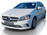 Gebraucht Mercedes A180 109 PS (80 kW) 2016 Calcitweiss/zirrusweiss Limousine