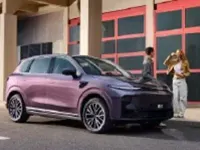Usado Leapmotor B10 160 kW (218 CV) 2026 Púrpura SUV