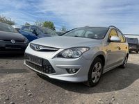 Gebraucht Hyundai i30 Classic 109 PS (80 kW) 2011 Silber Kombi