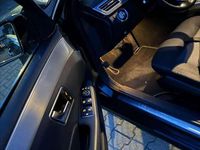 Gebraucht Mercedes E220 Elegance 170 PS (125 kW) 2015 Schwarz Limousine