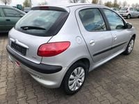 Gebraucht Peugeot 206 75 PS (55 kW) 2002 Silber Limousine