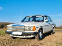 Gebraucht Mercedes 200 94 PS (69 kW) 1979 Weiß Limousine